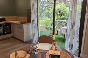 Studio boulouris cosy proche plage - 海滨布洛瑞