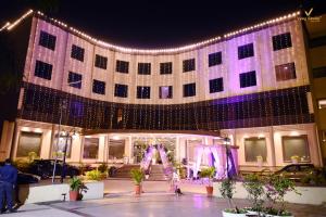 Chinmay Hotel & Resort