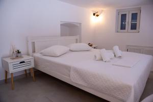 Ostria kythnos apartment