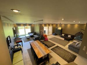 Amazing Townhouse - 5 Bedrooms