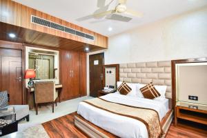 Sawera Grand Luxury Stay Near Golden Temple