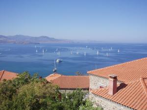 The Schoolmistress With The Golden Eyes, studios & rooms Lesvos Greece