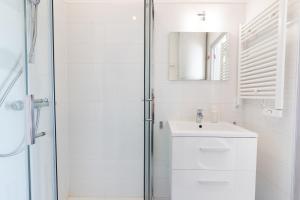Appartements Le Partage des eaux - 4 couchages - Hypercentre - Clim - Wifi : photos des chambres