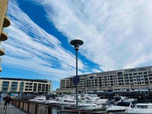 entire beachfront apartment 5 Esplanades seaviews