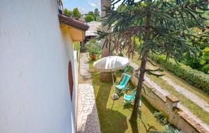 Lovely Apartment In Capezzano Pianore