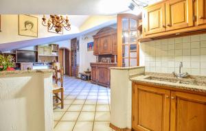 Lovely Apartment In Capezzano Pianore