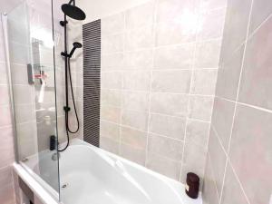 Appartements Pezenas Centre Historique - plages a 20 mn : photos des chambres
