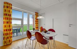 2 Bedroom Stunning Home In Højer