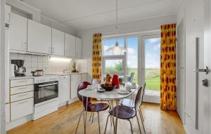 2 Bedroom Stunning Home In Højer