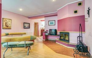 8 Bedroom Beautiful Home In Miastko