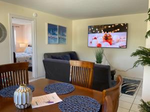 LIDO BEACH Apt 2L