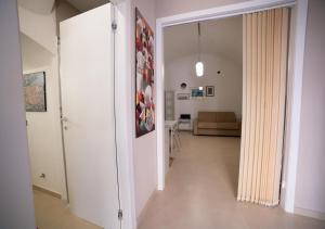 "GOOD LIFE" Manicone Housing & More