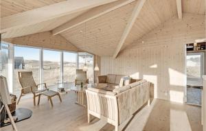 2 Bedroom Gorgeous Home In Hvide Sande