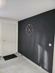 Maisons de vacances Charmante maison avec parc boise : Maison 1 Chambre