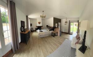 B&B / Chambres d'hotes Le pigeonnier de la Farge : photos des chambres