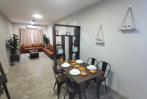 Mahkota Cheras 3R 2parking 8pax Comfy Sofa&Bed - 4hvězdičkové hotely ve městě Kajang