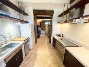 Spoleto Tranquilita sleeps 20 with Wifi Pool Yoga Studio Gardens and Views