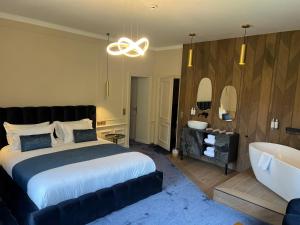 Hotels Chateau de la Bribourdiere : photos des chambres