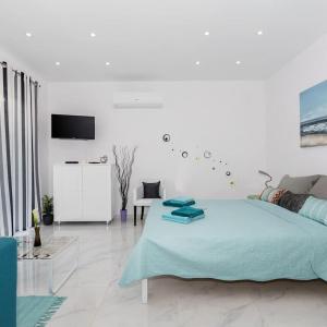 Apartment Mirella 1 "Your sunny sea-view escape with two terraces in the heart of Rabac"