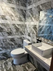 CĂN HỘ 2 PHÒNG NGỦ - MƯỜNG THANH a18