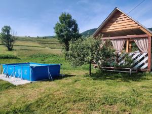 "У Яслигана"