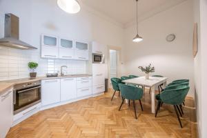 Fabulous Central Dream Home & Retreat