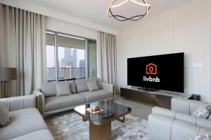Livbnb Suites - Sky High 3BR next to Dubai Mall with Burj View