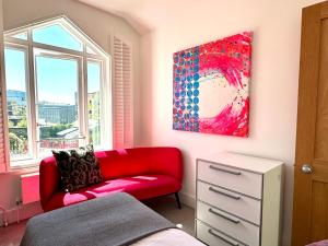 Observatory Retreat Luxury Jericho Townhouse with Parking