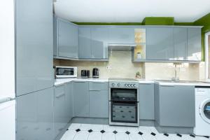 Spacious 4BR apt with large balcony