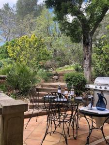 Luxueux Cocon avec parc paysagé avec piscine XXL à débordement, mer et plages 15 minutes