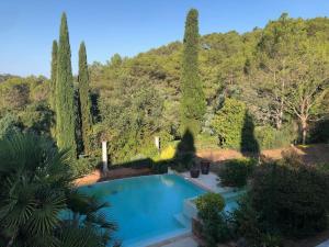 Luxueux Cocon avec parc paysagé avec piscine XXL à débordement, mer et plages 15 minutes