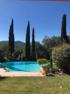 Maisons de vacances Luxueux Cocon avec parc paysage avec piscine XXL a debordement, mer et plages 15 minutes : photos des chambres
