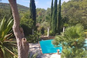 Maisons de vacances Luxueux Cocon avec parc paysage avec piscine XXL a debordement, mer et plages 15 minutes : photos des chambres