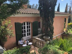 Maisons de vacances Luxueux Cocon avec parc paysage avec piscine XXL a debordement, mer et plages 15 minutes : photos des chambres