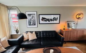 AK Center - Hot Tub Villa