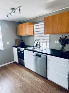 AK Center - Hot Tub Villa