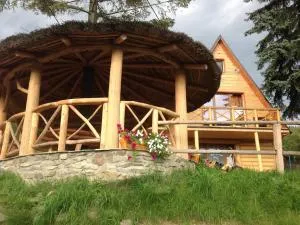 Domek przy szlaku - 拉伊恰