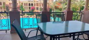 Gorgeous Pool View Apartment - Tala Bay Resort, Aqaba للعائلات و كبلز فقط