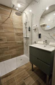 Hotels Brit Hotel Acacias : photos des chambres