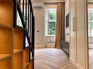 Carlsbad Grand studio Michal