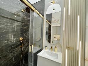 Carlsbad Grand studio Michal