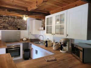 Maisons de vacances A Casuccia - Maison traditionnelle Corse avec piscine privee : photos des chambres