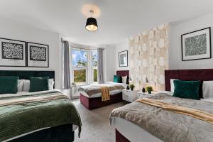 Sleek and Stylish Abode - Parking