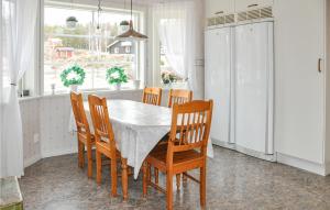 Lovely Home In Idkerberget