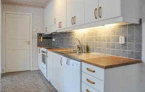 Lovely Home In Idkerberget