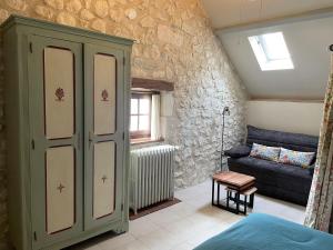 B&B / Chambres d'hotes Les Bertaulieres : Chambre Double - Vue sur Piscine