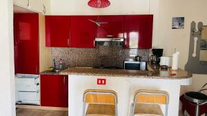 Bungalow avec salon, une chambre, et balcon avec vue sur le port à Port El Kantaoui, Sousse