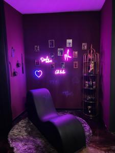 Suite mit Whirlpool, Sauna, Pole Dance und mehr