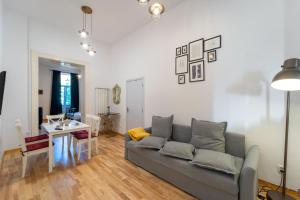 Historic 5 star apartment in the main plaza