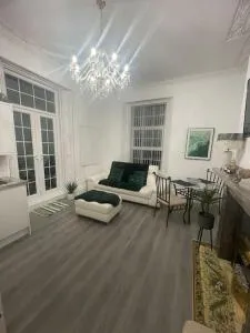 Sea view apartment with large balcony Torquay - 牛顿阿伯特